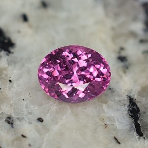 PinkSpinel_oval_8.5x6.8mm_2.24cts_sp120