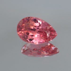 PinkSpinel_pear_10.2x6.7mm_2.37cts_N_sp159_crop