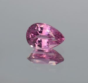 PinkSpinel_pear_9.9x6.8mm_2.32cts