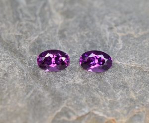 PurpleGarnet_oval_pair_6.8x4.5mm_1.58cts