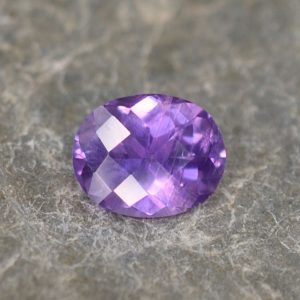 PurpleSapphire_ch_oval_8.5x6.8mm_1.69cts_N_sa297_b