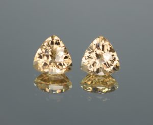 ChampagneZircon_ch_trill_pair_8.2mm_5.48cts_N_b