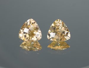ChampagneZircon_ch_trill_pair_9.1mm_6.94cts_N