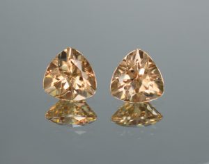 ChampagneZircon_trillion_pair_7.8mm_4.89cts_N