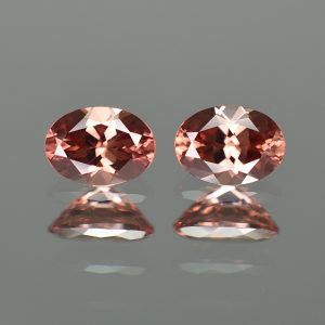 RoseZircon_oval_pair_7.5x5.5mm_2.87cts_zn2488