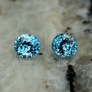 BlueZircon_round_pair_4.0mm_0.70cts_zn2625_SOLD
