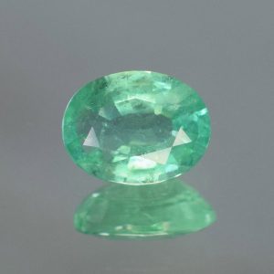 Emerald_oval_7.9x6.0mm_1.04cts_N_em114_d_crop