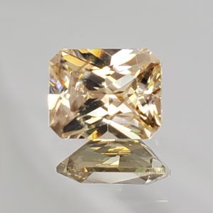ChampagneZircon_radiant_10.1x8.1mm_4.72cts_H_zn1833_SOLD