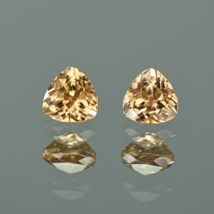 ChampagneZircon_trill_pair_5.0mm_1.58cts_N_zn3148