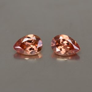 ImperialZircon_pearshape_pair_6.4x4.5mm_1.57cts_zn2604