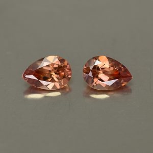 ImperialZircon_pearshape_pair_6.5x4.5mm_1.54cts_zn2539