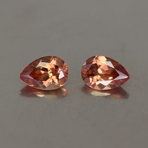 ImperialZircon_pearshape_pair_6.5x4.5mm_1.54cts_zn2543