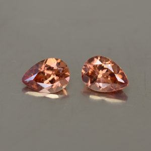 ImperialZircon_pearshape_pair_7.0x5.0mm_1.97cts_zn2535