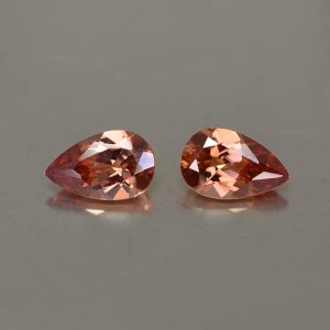ImperialZircon_pearshape_pair_8.0x5.0mm_2.27cts_zn2536