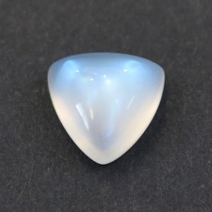 Moonstone_trillion_10.4mm_4.03cts_a_ms138