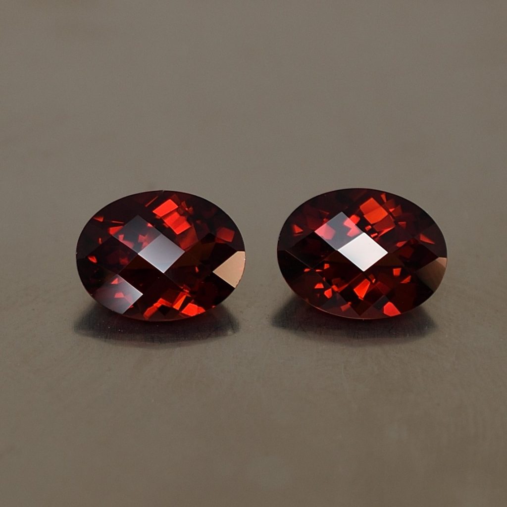 Red Garnet (Pyrope/Almandine) - Color First