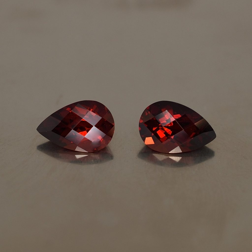 Red Garnet (Pyrope/Almandine) - Color First
