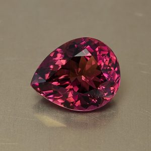 Rubellite_pear_15.9x12.9mm_10.67cts_H_tm1211