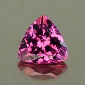 PinkSpinel_trillion_5.8mm_0.84cts_sp284