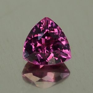PurpleSpinel_trillion_5.6mm_0.93cts_sp309