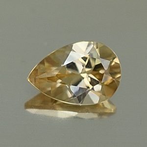 ChampagneZircon_pear_6.1x4.2mm_0.62cts_N_zn2737