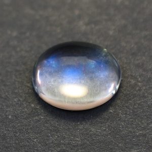 Moonstone_oval_cab_10.1x8.0mm_2.80cts_ms153