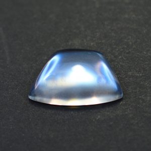 Moonstone_trapezoid_cab_24.0x15.8x12.5mm_15.71cts_ms119