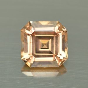 ChampagneZircon_sq_eme_cut_9.0mm_5.37cts_H_zn4444_SOLD