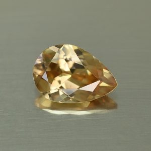 ChampagneZircon_pear_10.1x6.9mm_2.68cts_N_zn4632