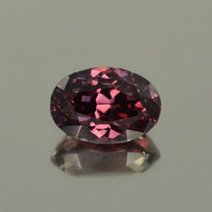 ColorChangeGarnet_oval_6.8x4.7mm_1.10cts_N_cc359_day