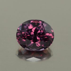ColorChangeGarnet_oval_6.5x5.4mm_1.22cts_N_cc321_day