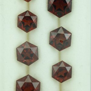 RoseMalayaGarnet_hex_suite_4.0mm_4.5mm_5.0mm_5.5mm_6.0mm_8.17cts_N_rm290_a_SOLD