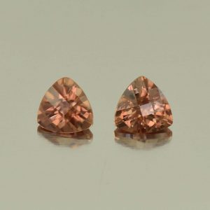 ImperialZircon_ch_trill_pair_5.0mm_1.40cts_H_zn5413