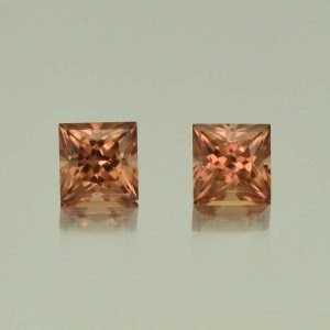 ImperialZircon_princess_pair_5.0mm_2.19cts_H_zn5408