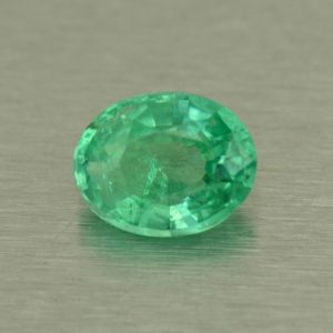 Emerald_oval_5.2x4.1mm_0.36cts_N_em101