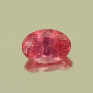 PinkSpinel_oval_6.7x4.7mm_0.83cts_N_sp824