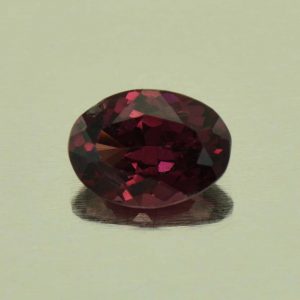 PurpleSpinel_oval_6.9x5.0mm_0.85cts_N_sp832