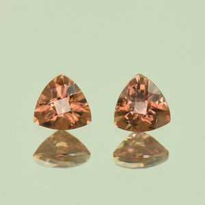 ImperialZircon_ch_trill_pair_5.0mm_1.36cts_H_zn6738