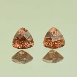 ImperialZircon_ch_trill_pair_5.0mm_1.36cts_H_zn6739