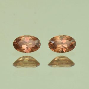 ImperialZircon_oval_pair_5.5x3.6mm_0.96cts_H_zn6757