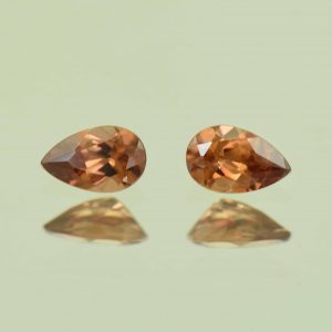 ImperialZircon_pear_pair_5.5x3.5mm_0.84cts_H_zn6775