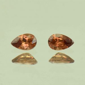 ImperialZircon_pear_pair_5.5x3.6mm_0.86cts_H_zn6776