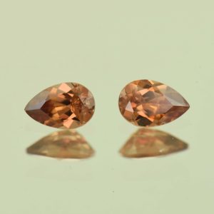 ImperialZircon_pear_pair_6.0x4.0mm_1.09cts_H_zn6777
