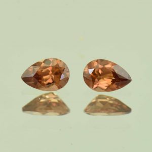ImperialZircon_pear_pair_6.0x4.0mm_1.15cts_H_zn6781