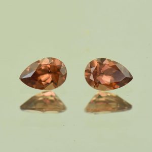 ImperialZircon_pear_pair_6.0x4.0mm_1.15cts_H_zn6782