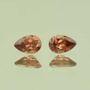 ImperialZircon_pear_pair_6.0x4.0mm_1.15cts_H_zn6783