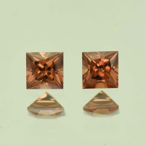 ImperialZircon_princess_pair_4.0mm_1.01cts_H_zn6784