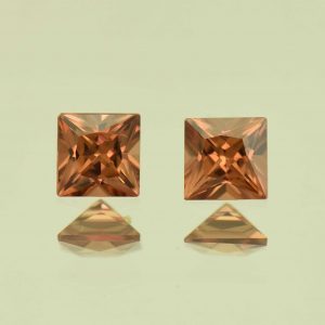 ImperialZircon_princess_pair_4.5mm_1.34cts_H_zn6786