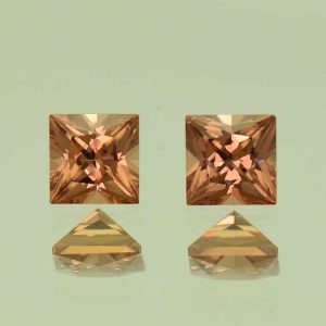 ImperialZircon_princess_pair_4.5mm_1.50cts_H_zn6791