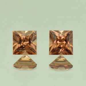 ImperialZircon_princess_pair_5.0mm_1.92cts_H_zn6795